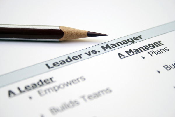 5 Essential Characteristics that Differentiate Leaders from Managers